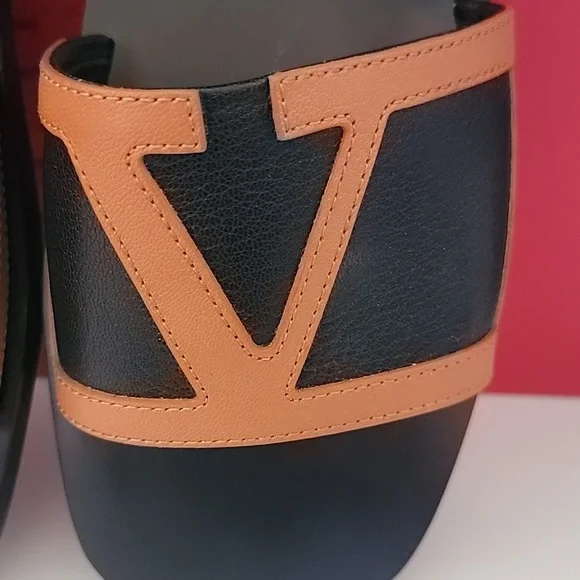 MEN Valentino Black and Brown Logo Slides SIZE 41 - Picture 4 of 10